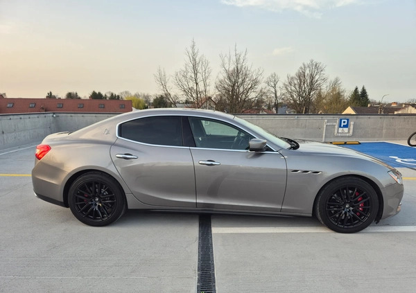 Maserati Ghibli cena 124500 przebieg: 99000, rok produkcji 2016 z Sulejówek małe 106